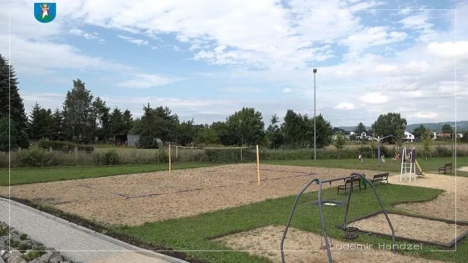 Zakończenie modernizacji placu zabaw na osiedlu Poręba Mała