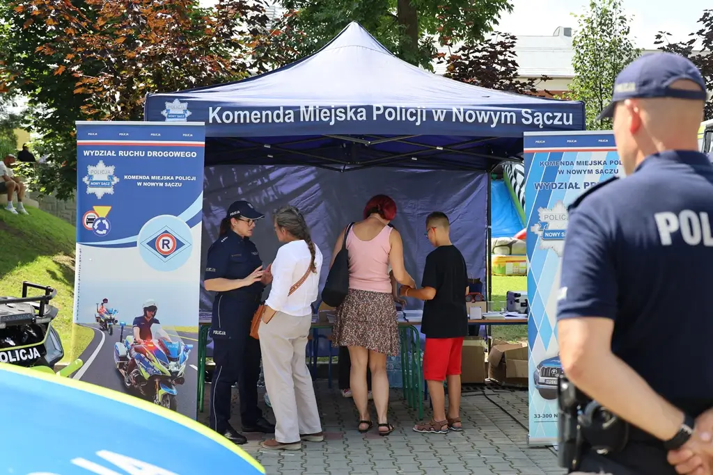 Obchody Święta Policji w Grybowie z miasteczkiem profilaktyczno-edukacyjnym
