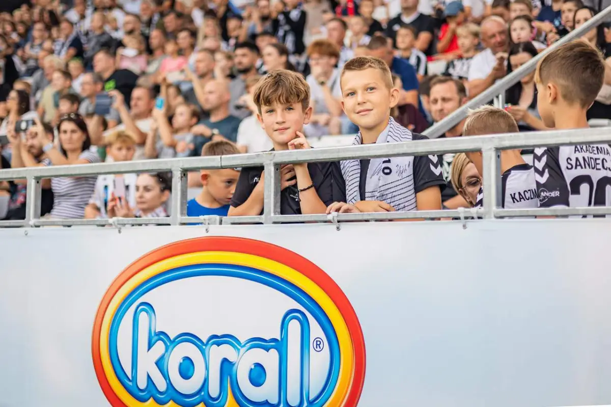 Firma Koral kontynuuje sponsoring Sektora Rodzinnego