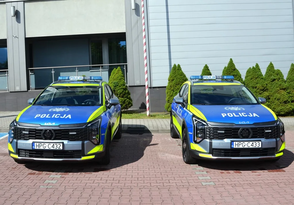 Nowe radiowozy dla policjantów w Piwnicznej-Zdroju i Łososinie Dolnej
