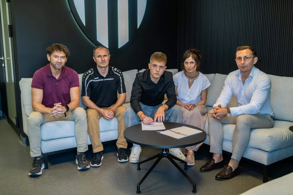 Jakub Groń otrzymał profesjonalny kontrakt