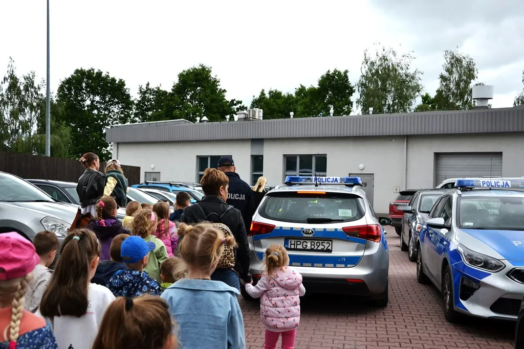 Dzieci odwiedziły sądecką komendę policji