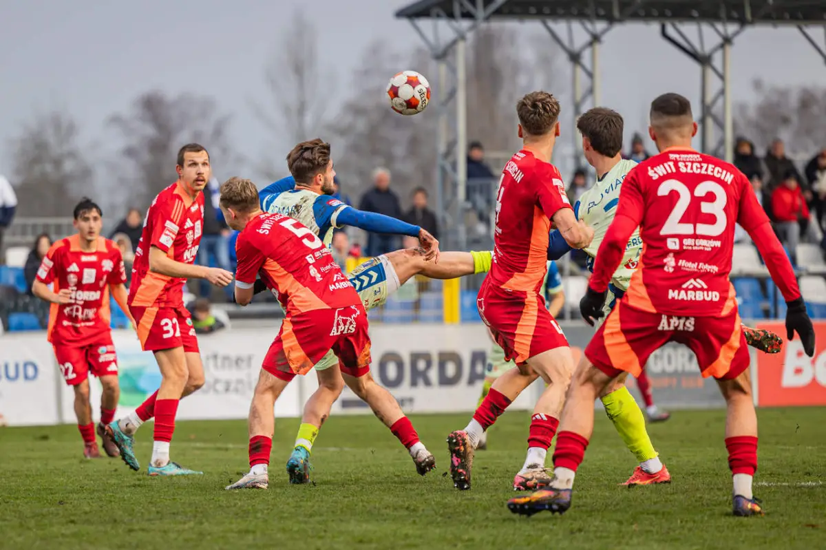 Mecz Świt Szczecin - Sandecja Nowy Sącz w 4. kolejce Betclic 2. Ligi