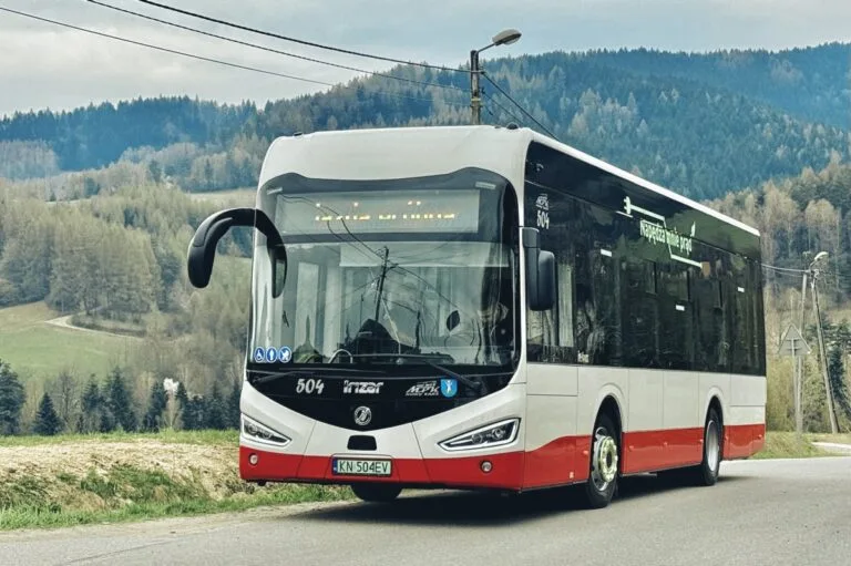 Nowe elektryczne autobusy Irizar rozpoczęły jazdy testowe w Nowym Sączu