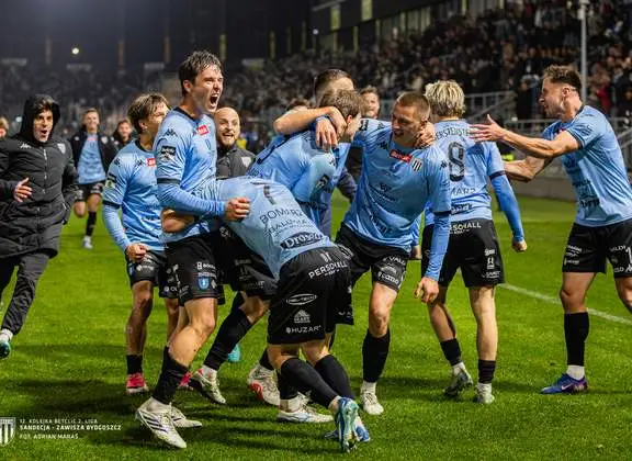 Sandecja Nowy Sącz pokonuje Zawiszę Bydgoszcz w emocjonującym meczu